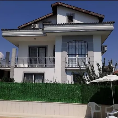 Ces فتحية